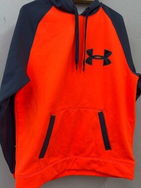 Under Armour Hunter Orange pullover hoodie adult medium